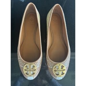Tory Burch Women's Woven Flats Size 7.5 EUC Tan Gold Logo Ballet Shoes